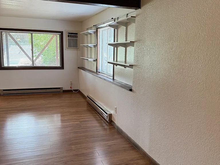 941 S Main St #1/2 — Photo 4