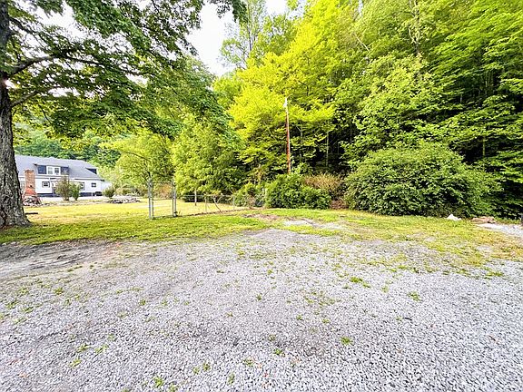 3rd image of 5685 Cherokee Rd