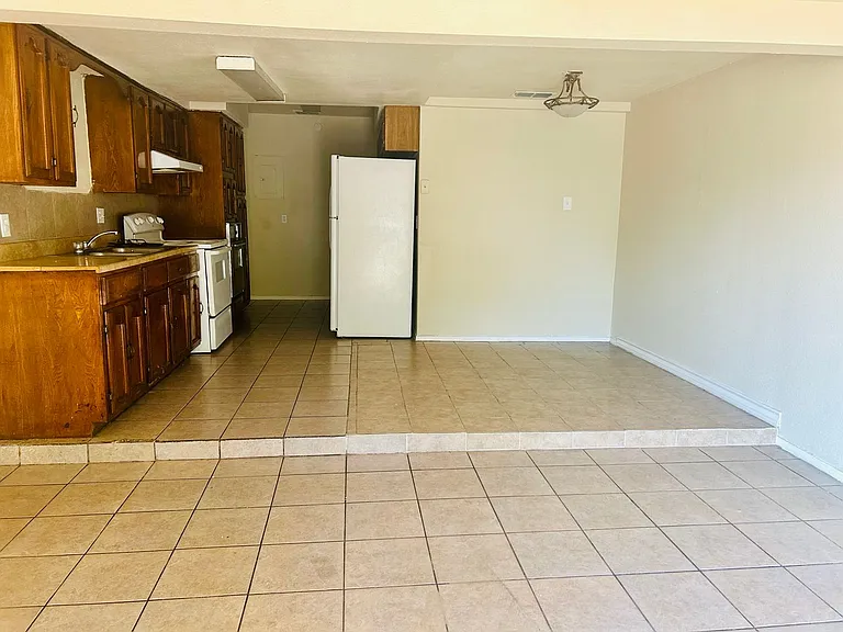 3103 E Price St — Photo 15