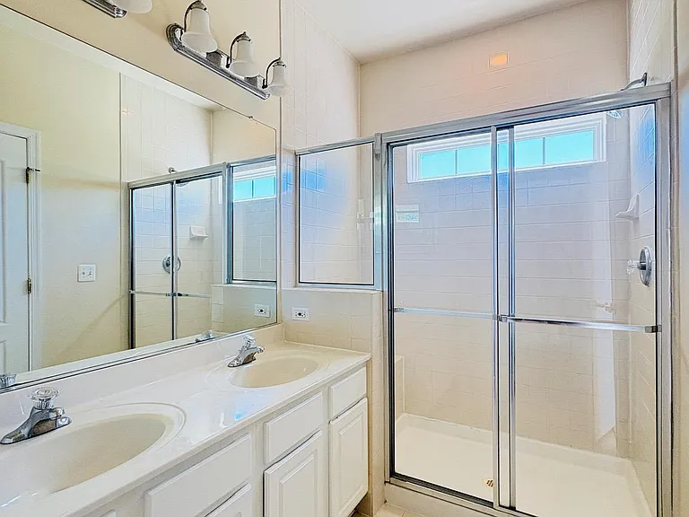 4651 Carisbrooke Ln — Photo 6