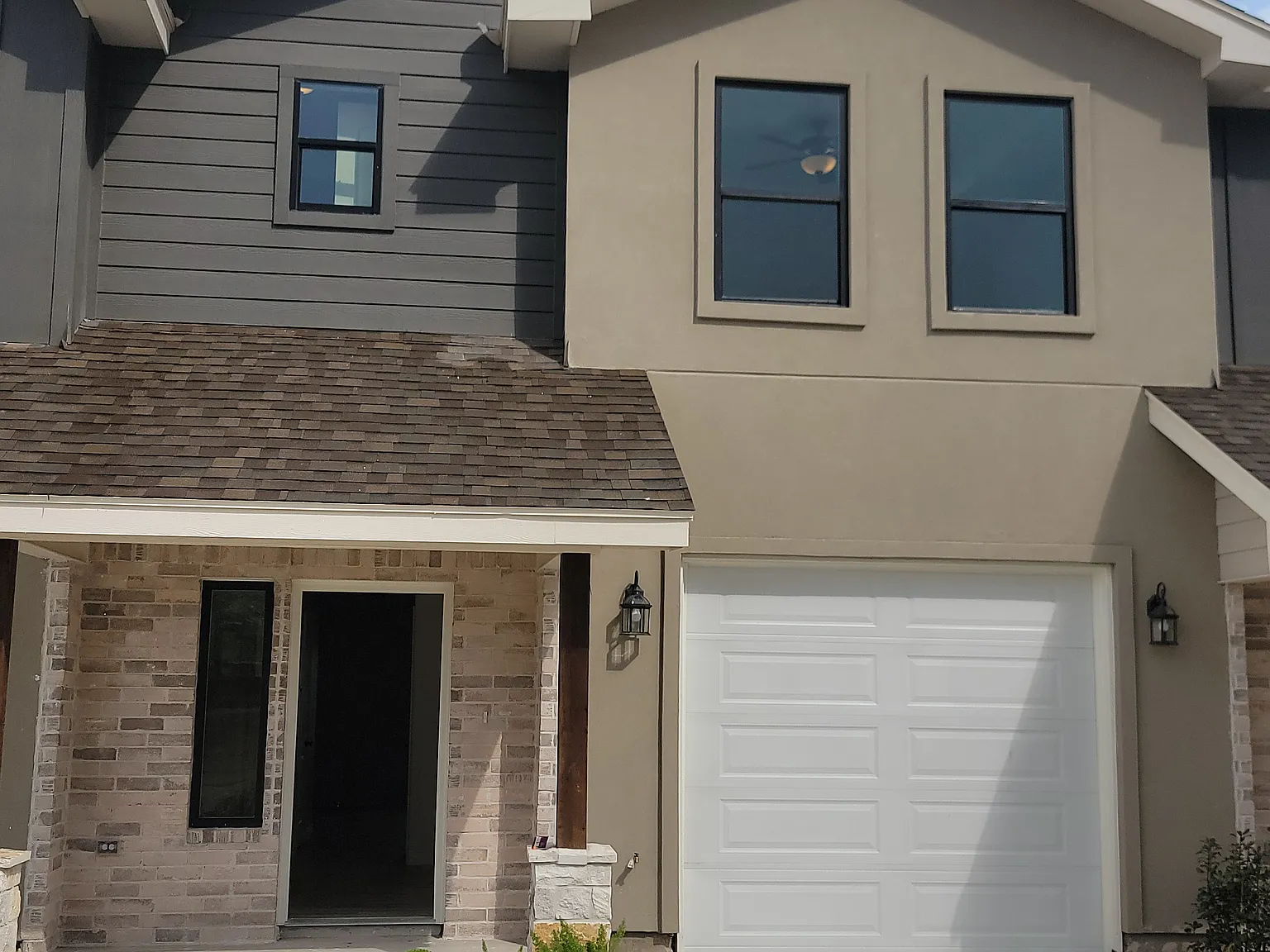 500 W Pablo Layton St — Photo 1