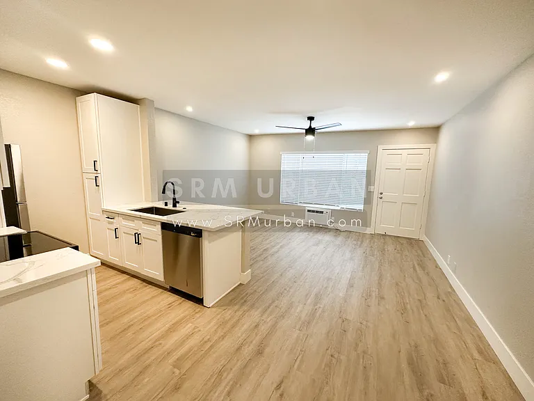 4528 56th St #5 — Photo 1