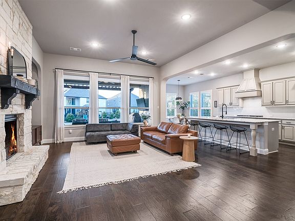 4th image of 2705 Juniper Ct
