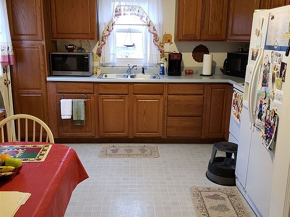 3rd image of 2306 Culverson Ave