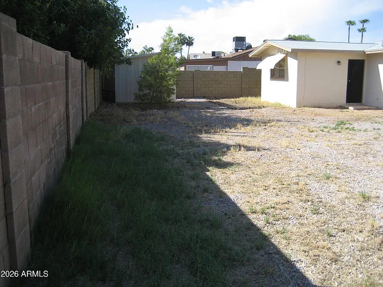 11634 N 49th Ave — Photo 3