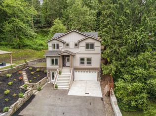 445 SW Mount Baker Dr, Issaquah, WA 98027
