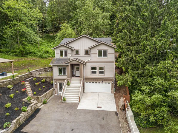 445 SW Mount Baker Dr, Issaquah, WA 98027