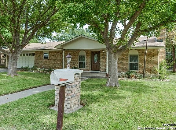 2nd image of 112 Sunny Ln