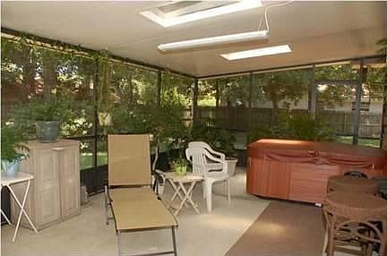 florida room / hot tube