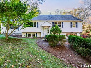 466 County Rd, Madison, CT 06443