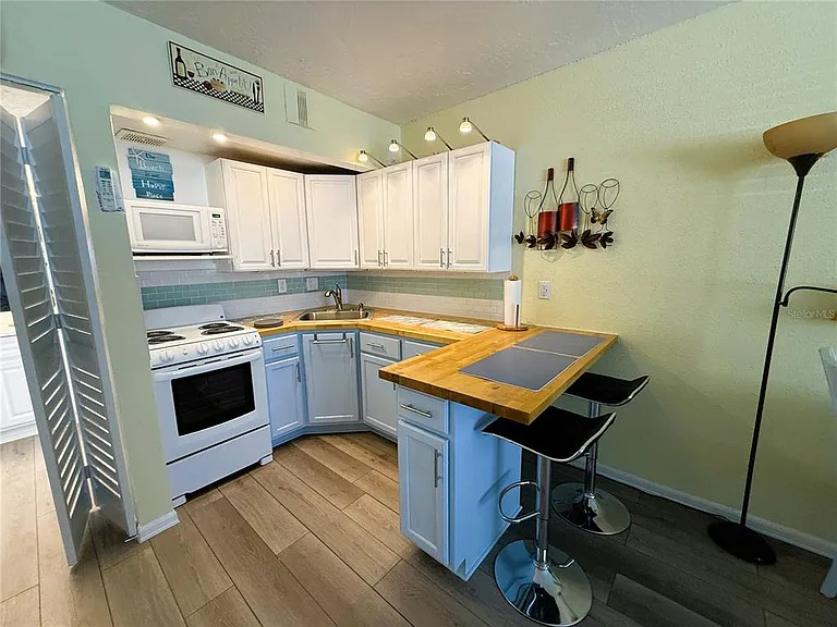 11440 1st St E #2 — Photo 12