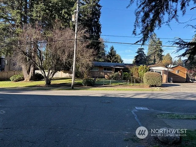 18625 103 Avenue NE photo 1