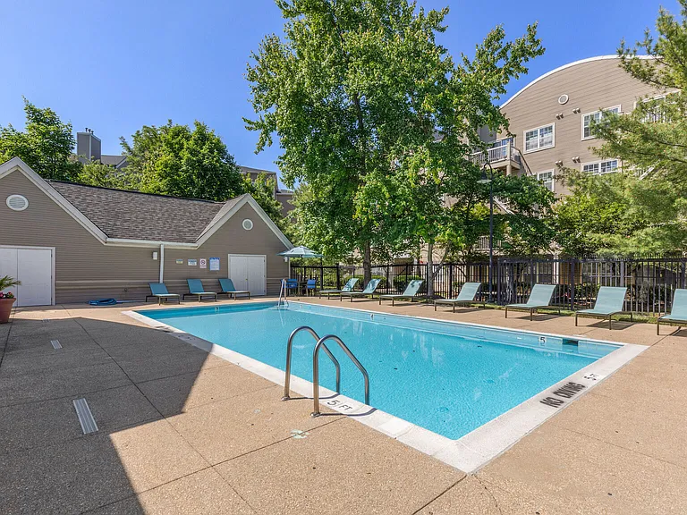 Stonehaven Apartments — Photo 17