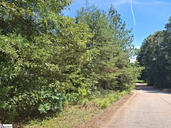 302 Walnut Dr, Pickens, SC 29671