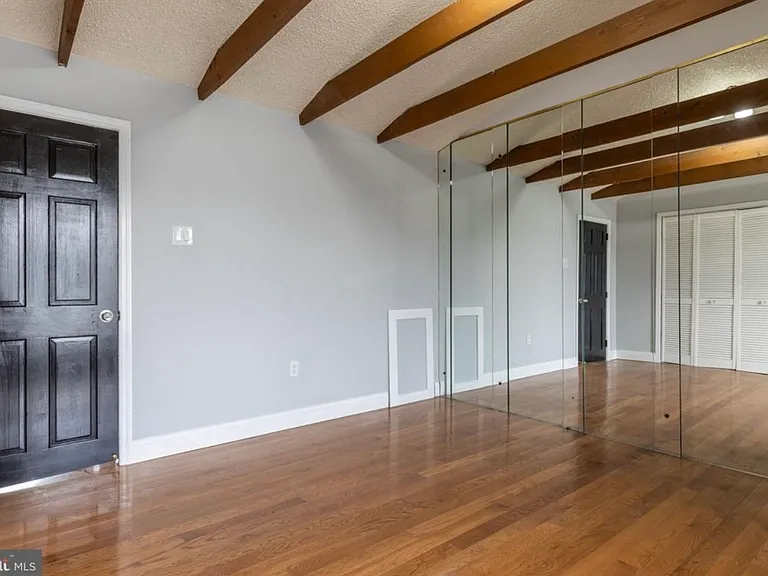 2522 Shields St — Photo 13