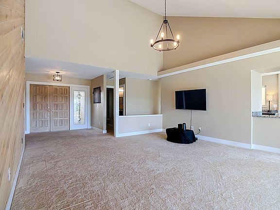 5th image of 4305 Creekwood Ln