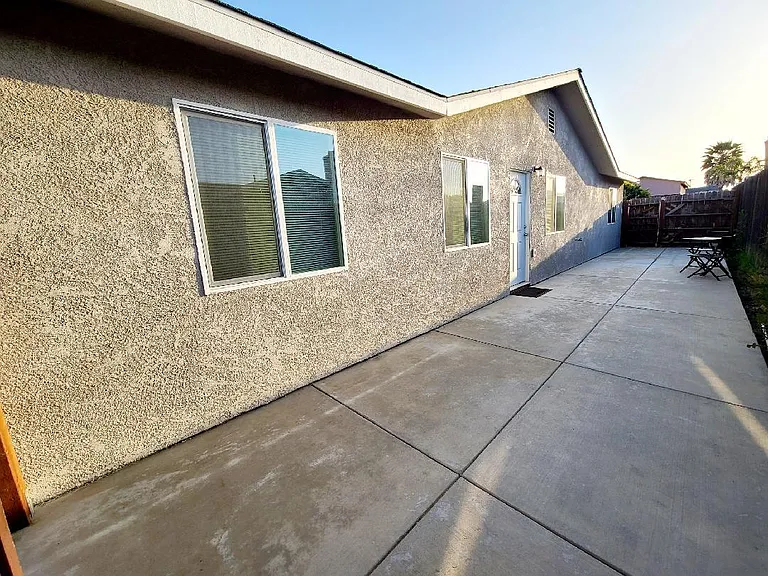 1409 N Thornburg St #ADU — Photo 1