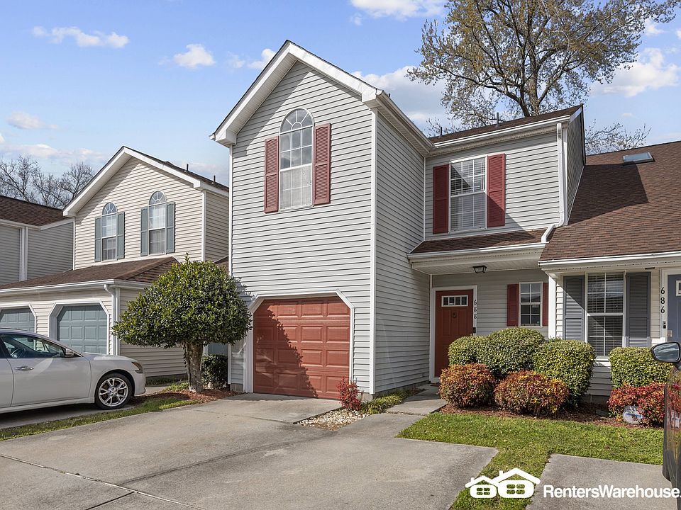 1st image of 688 Aylesbury Dr