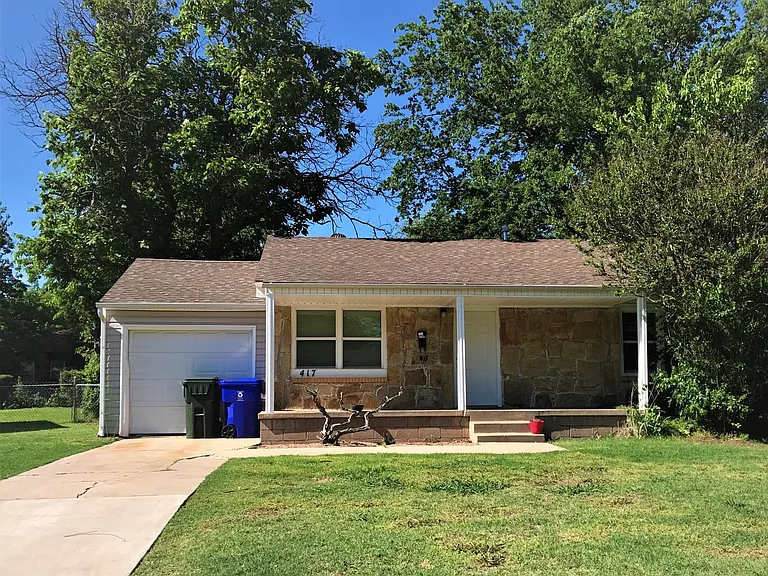 417 W Johnson St — Photo 1