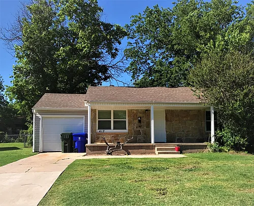417 W Johnson St Photo 1