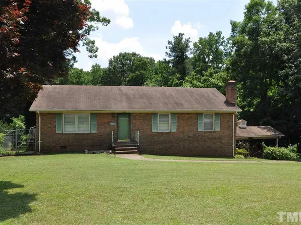 411 W 10th St, Siler City, NC 27344