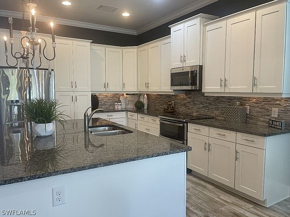 2nd image of 9073 Isla Bella Cir