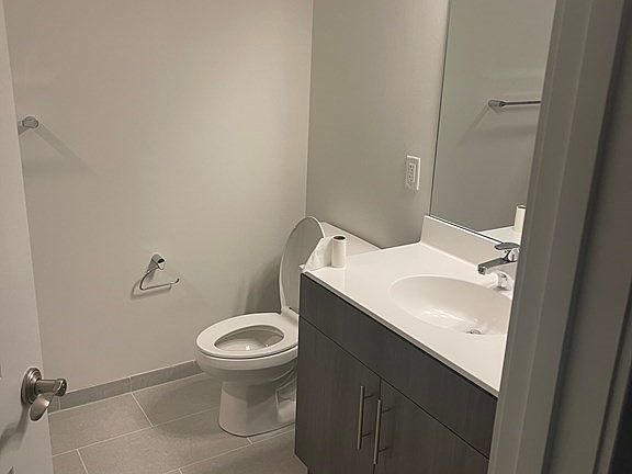 5th image of 220 Quarry Hills Dr #2220