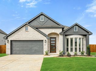 152 Creekside Dr, Sanger, TX 76266