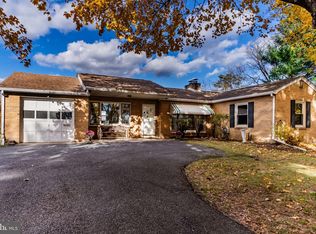 2228 Goose Valley Rd, Harrisburg, PA 17110