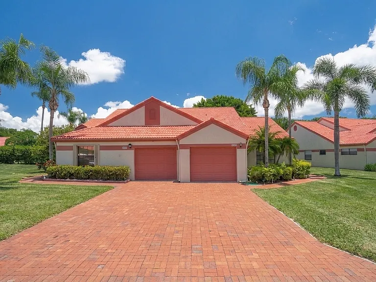 7604 Lexington Club Blvd #B — Photo 1