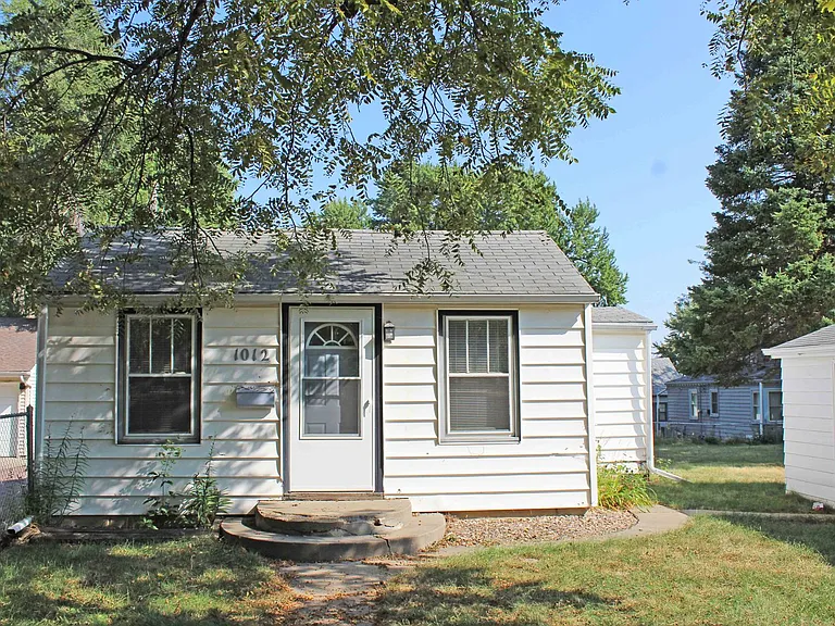 1012 E 26th St — Photo 17