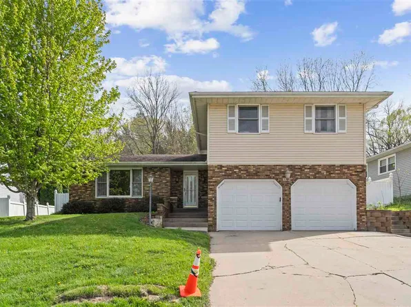 508 Rosemary Ln, Anamosa, IA 52205