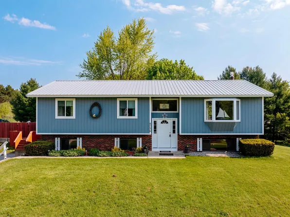 4736 Barnes Rd, Traverse City, MI 49684