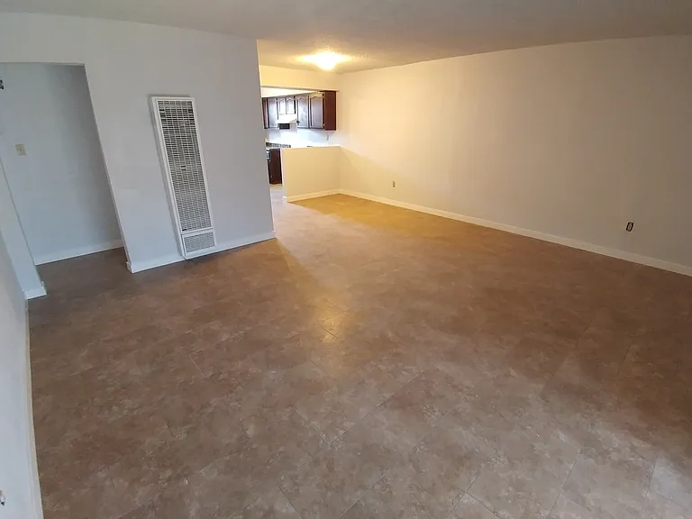 11435 S New Hampshire Ave — Photo 6
