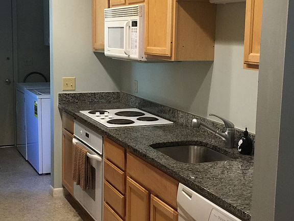 5th image of 3025 Lakehaven Ct