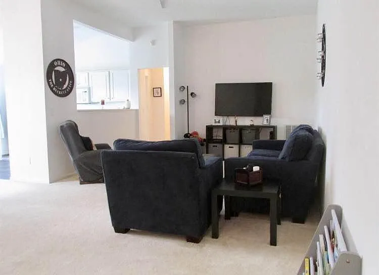 5799 Southwater Dr — Photo 2