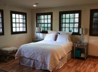 2541 Guilford Rd, Cleveland Heights, OH 44118