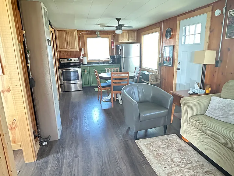 1561 Dartmouth Rd — Photo 6