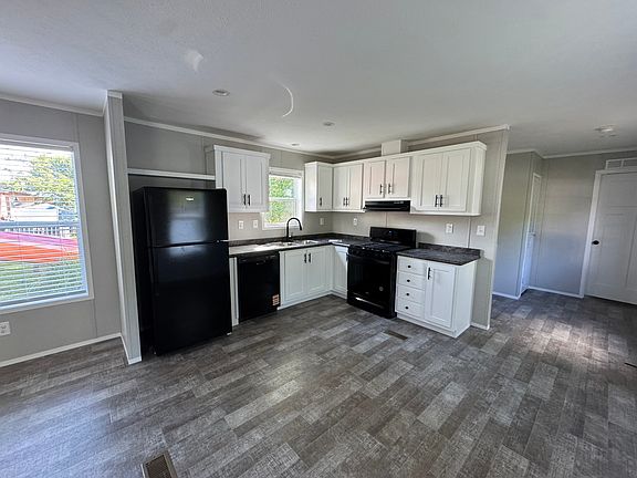 4th image of 3911 Burdett Ct