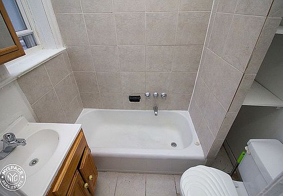 4th image of 793 Franklin Ave #4B