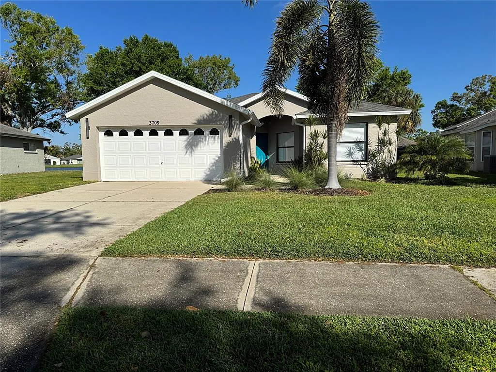 3 bed, 2.0 bath, 1397 sqft, $2,500 — Photo 2