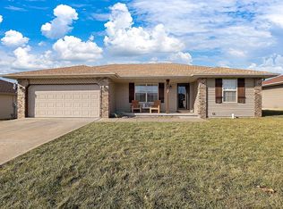 203 Ashton Ave, Clever, MO 65631