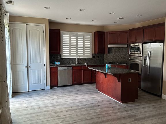 5th image of 601 Overland Ct