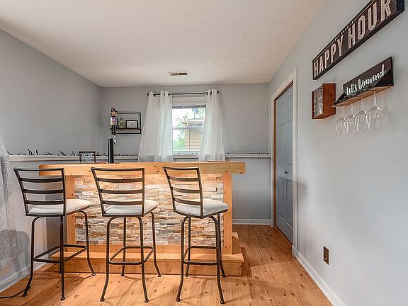 2nd image of 112 Pewter Ln