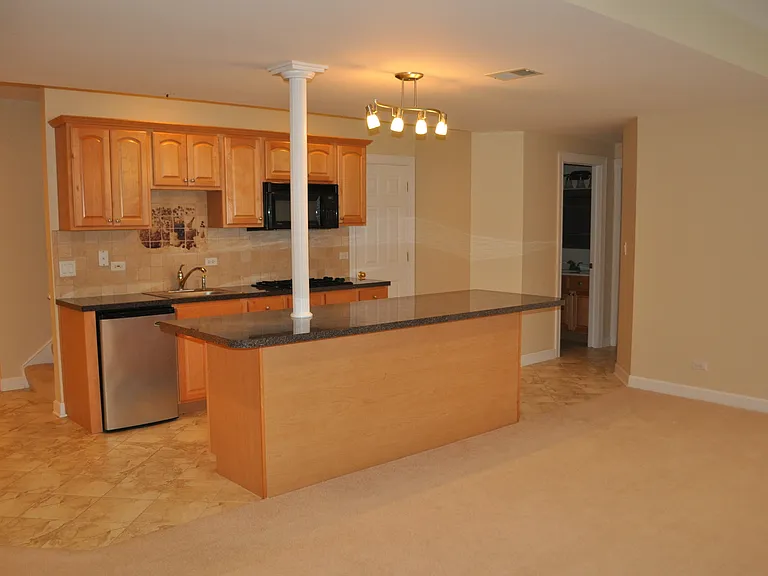 452 E Amherst St — Photo 20