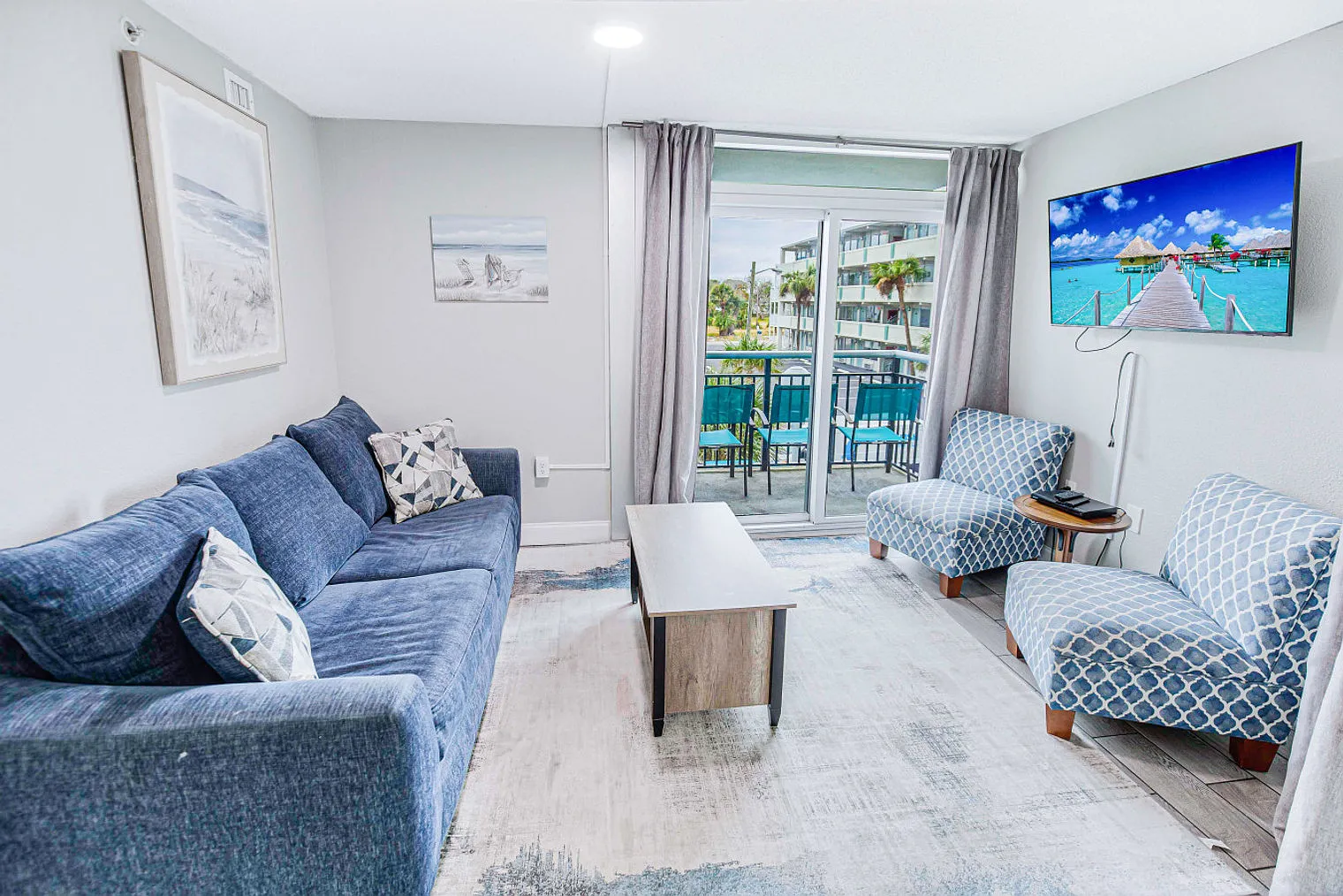 1 bed, 1.0 bath, 904 sqft, $2,126 — Photo 1