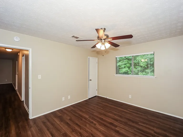 6133 Fieldcrest Dr — Photo 10