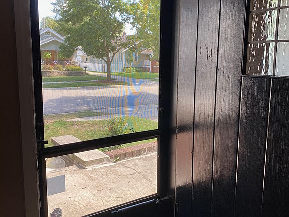 2nd image of 569 N Harvey St #1