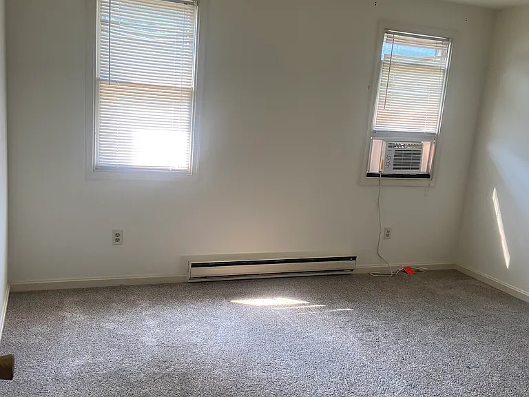 526 W Simpson St — Photo 12