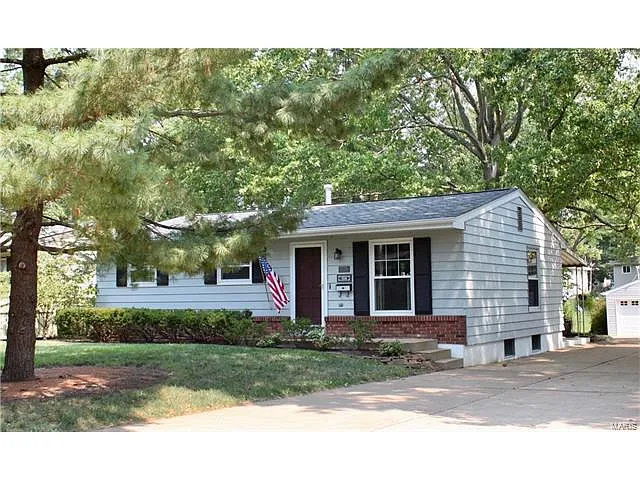 304 Crest Ave photo 1